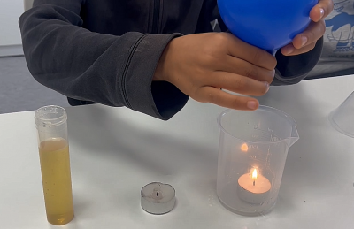 Apagando velas con Dióxido de Carbono